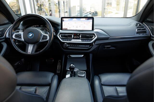 BMW X3 xDrive30e M-STOELEN [ KONINGSDAG OPEN] Pano - Harman Kardon - Head Up