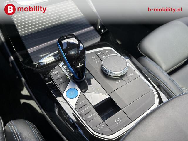 BMW X3 iX3 High Executive M-Sport 80 kWh SOH 99% Trekhaak Panoramdak Harman/Kardon | Adaptive Cruise Control | Elek. Stoelen | Head-Up | DAB