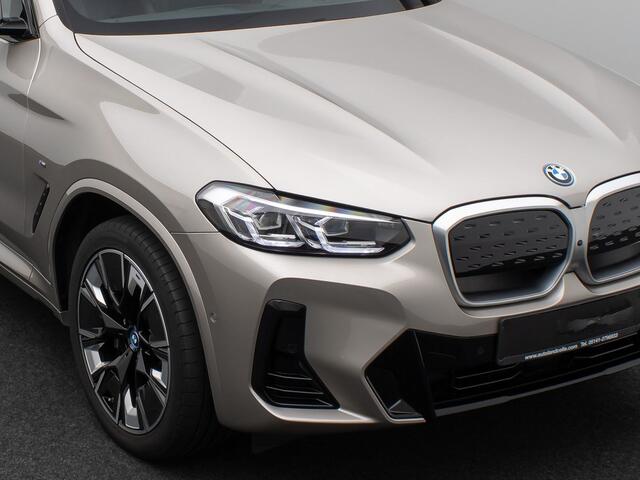 BMW X3 iX3 M-SPORT 80 kWh (210kW/286pk) ** LED, LEDER, PANO, HuD, STUURVERW, H&K SOUND, 20-inch LMV ** 1e EIG - UNFALLFREI ** ** INFORMEER OOK NAAR ONZE AANTREKKELIJKE FINANCIAL-LEASE TARIEVEN **