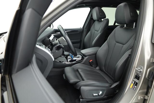 BMW X3 iX3 M Sport 80 kWh | Rijklaar! | Pano | Adapt. Cruise | Camera | Keyless | Leder | Stoelverw.