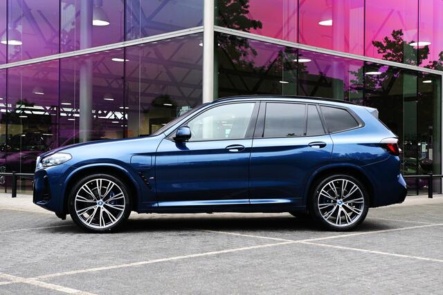 BMW X3 xDrive30e M Sport Automaat / Panoramadak / M Sportstoelen / Harman Kardon / Getint glas / Memory / Parking Assistant Plus / Comfort Access