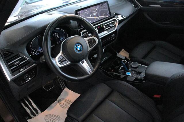 BMW X3 iX3 High Executive 80 kWh M Sport Panoramadak ACC Leder Keyless Entry Carplay Achteruitrijcamera BMW Live Dashboard Professional Stuurwielverwarming