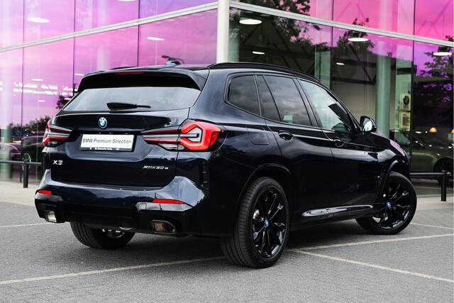 BMW X3 xDrive30e M Sport Automaat / Panoramadak / Trekhaak / Sportstoelen / Achteruitrijcamera / LED / Active Cruise Control / Comfort Access