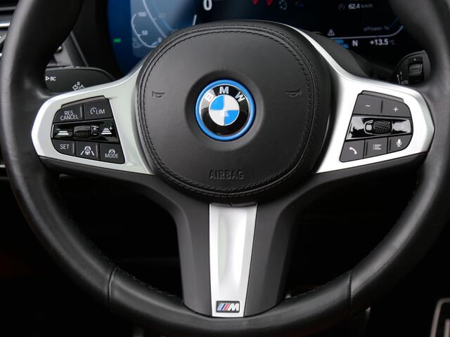 BMW X3 iX3 LCI 80kWh/ M-SPORT/ PANORAMADAK/ LEER/ SHADOW-LINE/ TREKHAAK/ SOH 96%