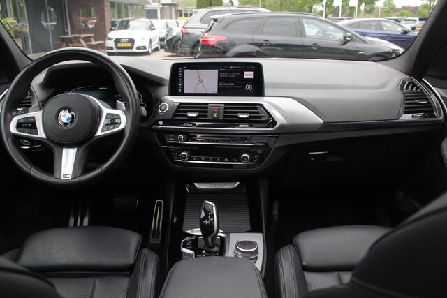 BMW X3 xDrive30e High Exe. M Sport / Panoramadak / Camera / Head-up / Leder / 20'' / DAB / CarPlay / Dodehoek / Cruise Control Adaptief