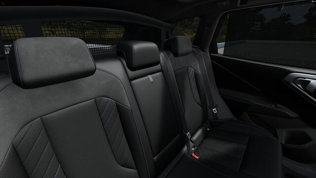 BMW X3 30e xDrive M Sport Automaat / Panoramadak / Sportstoelen / Parking Assistant Plus / Adaptieve LED / Comfort Access