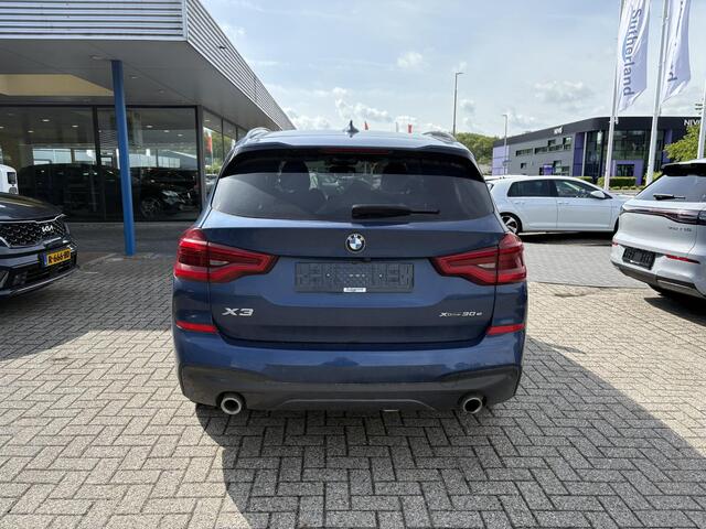 BMW X3 xDrive30e M Sport | M pakket | Trekhaak | Sportstoelen | Stoelverwarming | 360 graden camera | Led koplampen | Head up Display