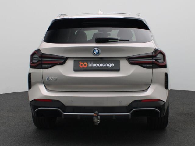 BMW X3 iX3 Executive 80 kWh 286PK Aut. M-Sport, Trekhaak, Panoramadak, Adaptieve Cruise Control, Achteruitrijcamera, Side Assist, Elektr. Achterklep, 19" LM Velgen