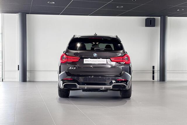 BMW X3 iX3 Executive 80 kWh | M Sport | Glazen Panoramadak | Stoelverwarming | Trekhaak |