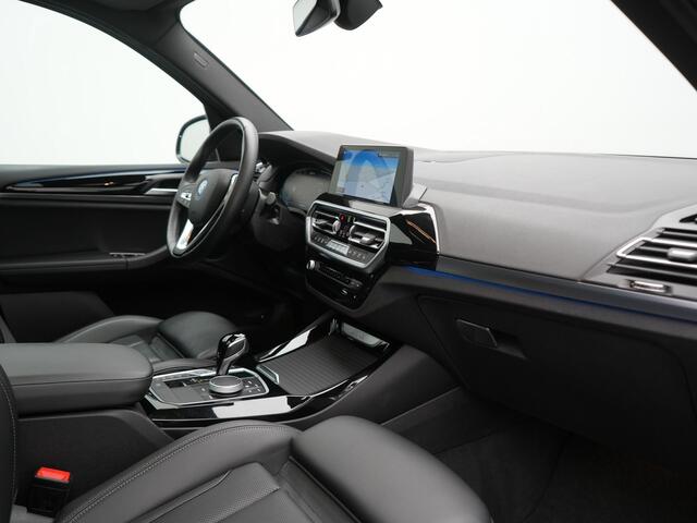 BMW X3 xDrive30e X Line FACELIFT PHEV 293pk Dealer O.H. | Trekhaak Af Fabriek | Panodak | Camera | Sfeerverlichting | Lederen Sportstoelen Verwarmd | Apple Carplay | Navigatie | DAB | Virtual | Cruise Control | Plug In Hybrid |