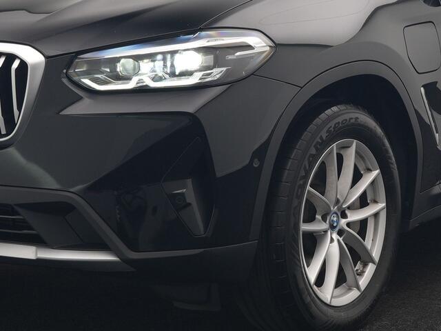BMW X3 xDrive30e X Line FACELIFT PHEV 293pk Dealer O.H. | Trekhaak Af Fabriek | Panodak | Camera | Sfeerverlichting | Lederen Sportstoelen Verwarmd | Apple Carplay | Navigatie | DAB | Virtual | Cruise Control | Plug In Hybrid |