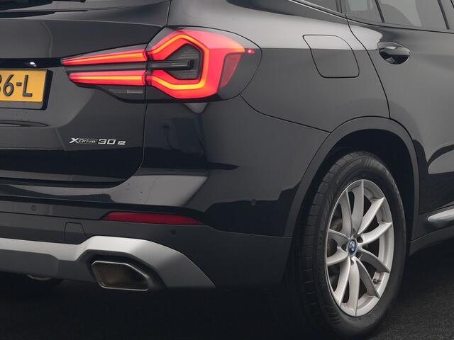 BMW X3 xDrive30e X Line FACELIFT PHEV 293pk Dealer O.H. | Trekhaak Af Fabriek | Panodak | Camera | Sfeerverlichting | Lederen Sportstoelen Verwarmd | Apple Carplay | Navigatie | DAB | Virtual | Cruise Control | Plug In Hybrid |