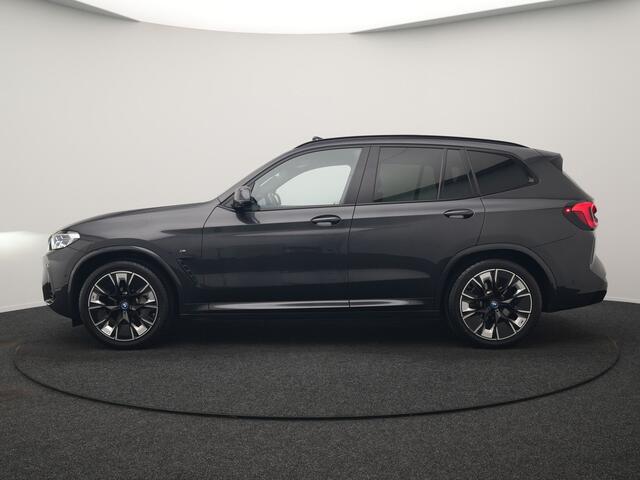 BMW X3 iX3 M Sport 80 kWh 286pk Dealer O.H. | Trekhaak Af Fabriek | Panodak | Head Up | Adaptive Cruise | 360 Camera | Harman / Kardon | Lederen Sportstoelen Memory & Verwarmd | Laser LED | Stuur Verwarmd | Keyless | Blis | Sfeerverlichting | 20"L.M |