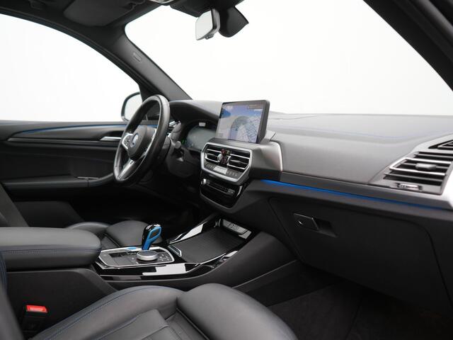 BMW X3 iX3 M Sport 80 kWh 286pk Dealer O.H. | Trekhaak Af Fabriek | Panodak | Head Up | Adaptive Cruise | 360 Camera | Harman / Kardon | Lederen Sportstoelen Memory & Verwarmd | Laser LED | Stuur Verwarmd | Keyless | Blis | Sfeerverlichting | 20"L.M |