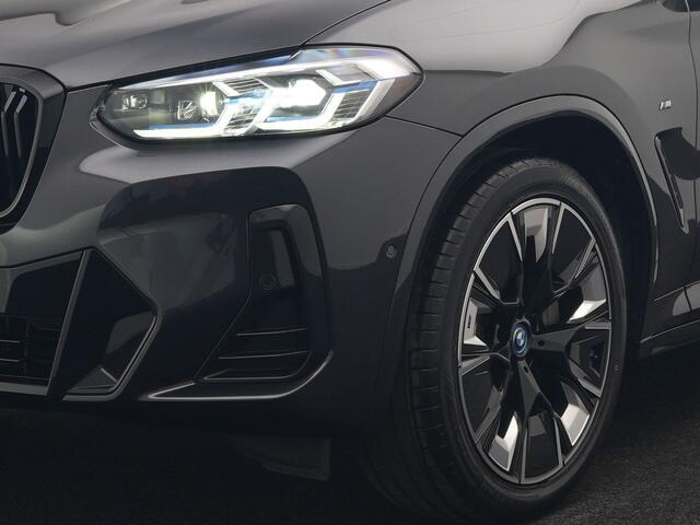 BMW X3 iX3 M Sport 80 kWh 286pk Dealer O.H. | Trekhaak Af Fabriek | Panodak | Head Up | Adaptive Cruise | 360 Camera | Harman / Kardon | Lederen Sportstoelen Memory & Verwarmd | Laser LED | Stuur Verwarmd | Keyless | Blis | Sfeerverlichting | 20"L.M |