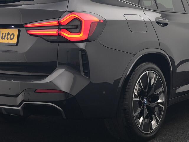 BMW X3 iX3 M Sport 80 kWh 286pk Dealer O.H. | Trekhaak Af Fabriek | Panodak | Head Up | Adaptive Cruise | 360 Camera | Harman / Kardon | Lederen Sportstoelen Memory & Verwarmd | Laser LED | Stuur Verwarmd | Keyless | Blis | Sfeerverlichting | 20"L.M |