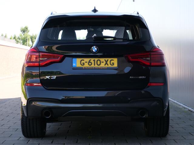 BMW X3 sDrive20i Launch Edition High Executive 170 Pk Automaat M-Sport / Navi / DAB / Leer / HUD / Apple Carplay / Camera / Pano-dak / 21 inch