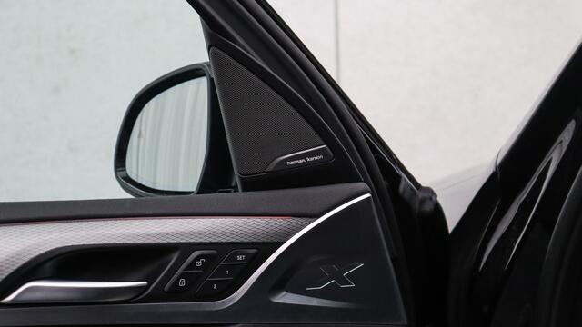 BMW X3 M40i xDrive High Executive | Panoramadak | Stoelventilatie | Harman/Kardon | Trekhaak | Head-up | Comfort Access | Driving Assistant Professional