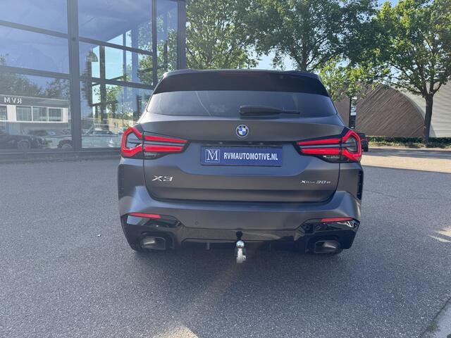 BMW X3 xDrive30e HIGH EXECUTIVE M SPORT | M-TECHNIC SPORTSTOELEN + MEMORY + LEER | ELEKTR. TREKHAAK | 360 CAMERA | HEAD-UP DISPLAY | 20 INCH | AMBI LIGHT | AERODYNAMICA-PAKKET | STOEL- + STUURVERWARMING | DEALER ONDERHOUDEN