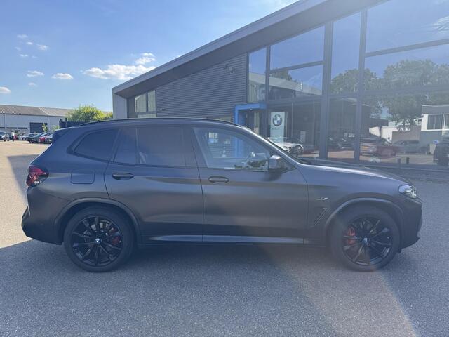 BMW X3 xDrive30e HIGH EXECUTIVE M SPORT | M-TECHNIC SPORTSTOELEN + MEMORY + LEER | ELEKTR. TREKHAAK | 360 CAMERA | HEAD-UP DISPLAY | 20 INCH | AMBI LIGHT | AERODYNAMICA-PAKKET | STOEL- + STUURVERWARMING | DEALER ONDERHOUDEN