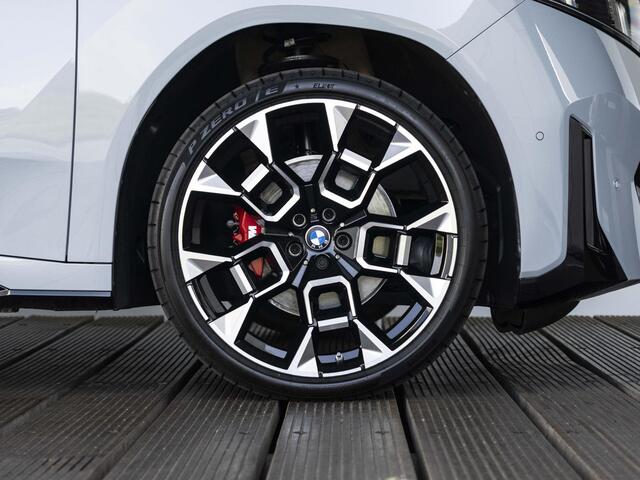 BMW X3 iX3 50 xDrive | M Sportpakket Pro | Innovation Pack | Stuurwielverwarming | Iconic Glow | 22 inch | Panoramadak | Driving Assistant Plus | Head Up Display | Harman Kardon | Trekhaak