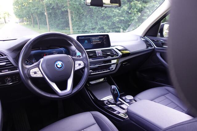 BMW X3 iX3 High Executive 80 kWh | Trekhaak | Autopilot | ACC | Pano | Camera | CarPlay |