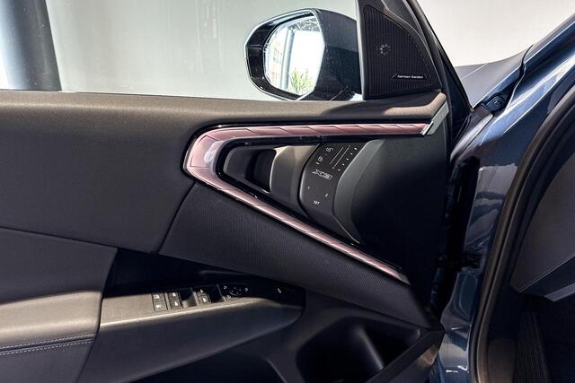 BMW X3 30e xDrive | M Sport Pro | Glazen Panoramadak | Harman Kardon | Stoelverwarming |