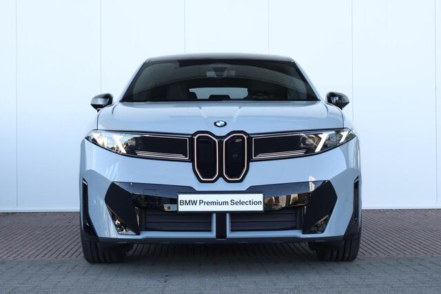 BMW X3 iX3 50 xDrive 113 kWh | Sport Pakket Pro | Innovation Pack | Trekhaak | Pano Dak | Harman Kardon | M-Sportstoelen Voor | Driving Assistant Plus | Stuurwiel verwarming |