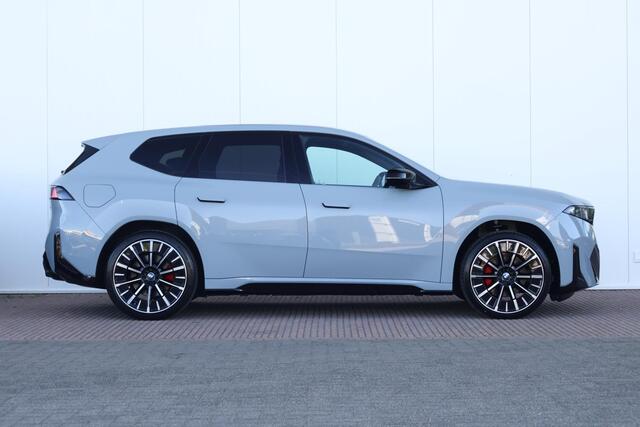 BMW X3 iX3 50 xDrive 113 kWh | Sport Pakket Pro | Innovation Pack | Trekhaak | Pano Dak | Harman Kardon | M-Sportstoelen Voor | Driving Assistant Plus | Stuurwiel verwarming |