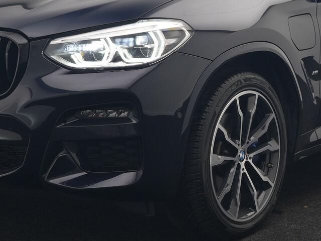 BMW X3 xDrive30e M Sport PHEV 293pk Dealer O.H. | Trekhaak Af Fabriek | Panodak | Head Up | Adaptive Cruise | 360 Camera | Harman / Kardon | Adaptief Onderstel | Lederen Sportstoelen Memory & Verwarmd | Keyless | Blis | Sfeerverlichting | Plug In Hybrid |