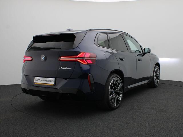 BMW X3 30e xDrive M Sportpakket Pro | Professional Pack | Comfort Pack | Premium Pack | Trekhaak | Panoramadak | Driving Assistant Professional | Harman Kardon | 21''