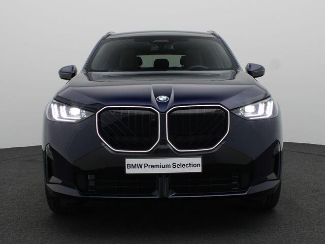 BMW X3 30e xDrive M Sportpakket Pro | Professional Pack | Comfort Pack | Premium Pack | Trekhaak | Panoramadak | Driving Assistant Professional | Harman Kardon | 21''