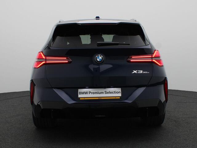 BMW X3 30e xDrive M Sportpakket Pro | Professional Pack | Comfort Pack | Premium Pack | Trekhaak | Panoramadak | Driving Assistant Professional | Harman Kardon | 21''