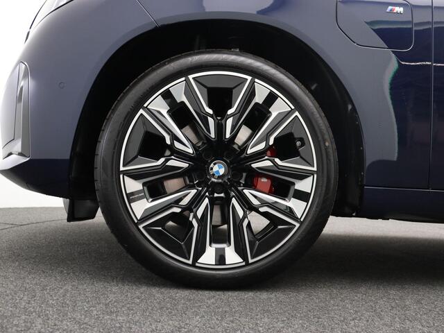 BMW X3 30e xDrive M Sportpakket Pro | Professional Pack | Comfort Pack | Premium Pack | Trekhaak | Panoramadak | Driving Assistant Professional | Harman Kardon | 21''