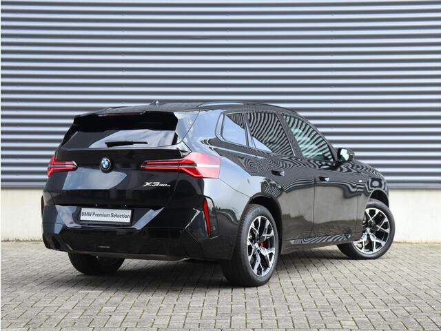 BMW X3 30e xDrive M Sportpakket Pro | Panoramadak | Harman Kardon | Stoelventilatie | Driving Assistant Plus | Trekhaak
