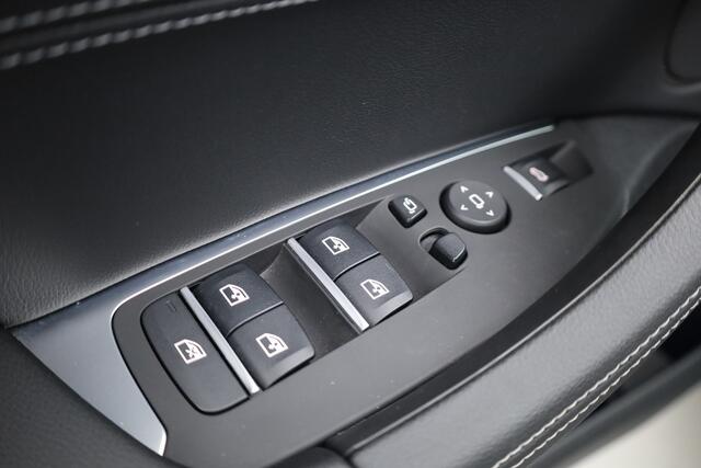 BMW X3 xDrive30e M-Sport | Rijklaar | Elek. Trekhaak | S/K-Dak | Shadowline | Leder | HUD | Stuur-Stoelverw. | Dig. Cockpit | Dodehoek | Camera+PDC | Cruise | Laser-Led | Elek. Klep (fysieke check) V