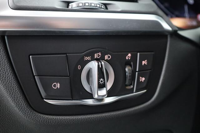 BMW X3 xDrive30e M-Sport | Rijklaar | Elek. Trekhaak | S/K-Dak | Shadowline | Leder | HUD | Stuur-Stoelverw. | Dig. Cockpit | Dodehoek | Camera+PDC | Cruise | Laser-Led | Elek. Klep (fysieke check) V
