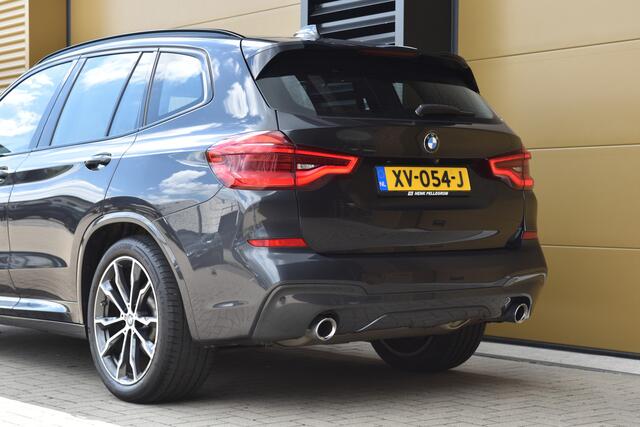 BMW X3 xDrive20i High Executive * M-Sportpakket * Trekhaak * Panoramadak * Head-up * Sfeerverlichting *