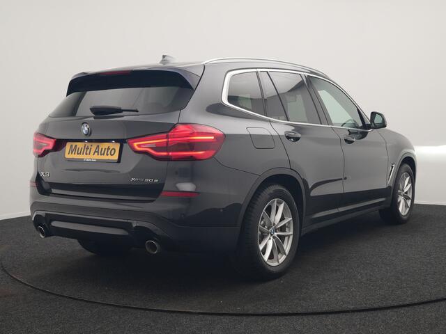 BMW X3 xDrive30e Advantage PHEV 293pk Dealer O.H. | Panodak | Adaptive Cruise | Camera | Harman / Kardon | Sportstoelen Verwarmd | Sfeerverlichting | Blis | Apple Carplay | Navigatie | DAB | Plug In Hybrid |