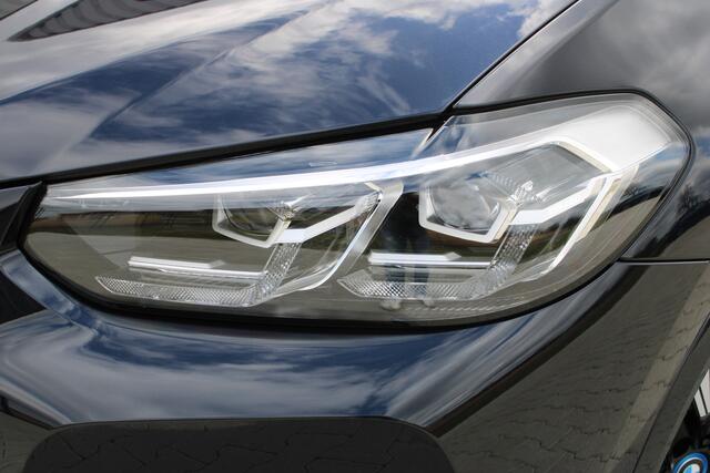 BMW X3 iX3 Executive 80 kWh met Pano | Incl. 12 maanden garantie | SOH 100% | Adaptieve cruise | Elektrische stoelen met geheugen | Stoelverwarming | Navigatie | Rijstrook sensor | Schuif/Kantel dak | Apple Carplay/ Android Auto | Parkeersensoren | Parkeer camer