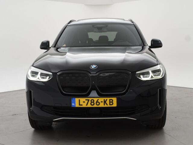 BMW X3 iX3 HIGH EXECUTIVE 80 kWh + TREKHAAK | PANORAMA | 360 CAMERA | ADAPTIVE CRUISE | SFEERVERLICHTING