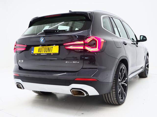 BMW X3 xDrive30e Facelift | Panoramadak | M Stuur | Leder | Trekhaak | Camera | Dodehoek | Carplay