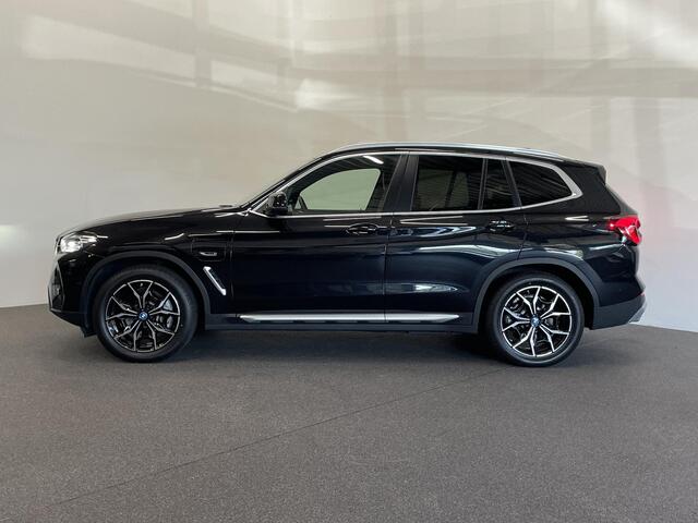 BMW X3 xDrive30e Trekhaak PDC VA + Camera Sportstoelen 19" M-Sport Stoelverwarming Cognac Leder Bekleding Privacy Glass DAB+ Navi Carplay Cruise Control