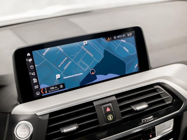 BMW X3 xDrive20i M Sport High Executive 184Pk Automaat (PANORAMADAK, M PAKKET, GROOT NAVI, 360 CAMERA, HARMAN/KARDON, LEDER, STOELVERWARMING, ADAPTIVE CRUISE, GETINT GLAS, TREKHAAK, NIEUWSTAAT)