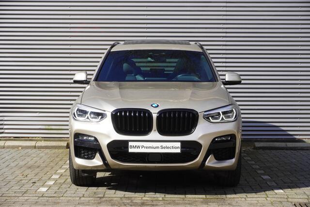 BMW X3 xDrive30e High Executive | 21 inch LM Individual V-spaak | Glazen panoramadak | BMW Head-Up Display | Driving Assistant Plus | Comfort Access