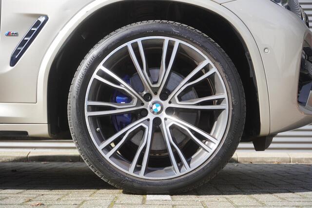 BMW X3 xDrive30e High Executive | 21 inch LM Individual V-spaak | Glazen panoramadak | BMW Head-Up Display | Driving Assistant Plus | Comfort Access