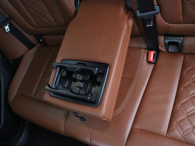 BMW X3 xDrive30e M Sport | SOH 87,9% | Panoramadak | Trekhaak | Stoelverwarming voor & achter | Head-up | 360 Camera | Navigatie | DAB+ | Bluethooth | Carplay | Sfeerverlichting | Climate control | Cruise control