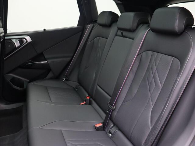 BMW X3 30e xDrive M Sportpakket Pro | Professional Pack | Comfort Pack | Premium Pack | Trekhaak | Panoramadak | Driving Assistant Plus | Harman Kardon | 20''
