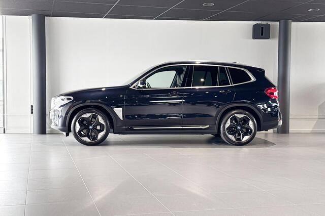 BMW X3 iX3 High Executive 80 kWh | Glazen Panoramadak | Stoelverwarming | Head-Up Display | Trekhaak |