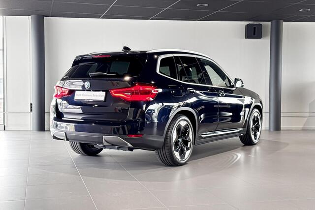 BMW X3 iX3 High Executive 80 kWh | Glazen Panoramadak | Stoelverwarming | Head-Up Display | Trekhaak |